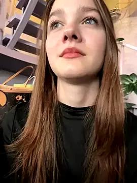 MichelleRoux from StripChat is Freechat