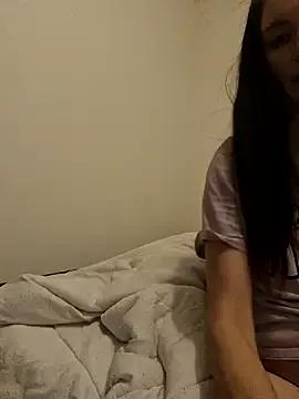 Michou02xXx from StripChat is Freechat