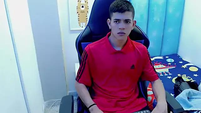 Mike_Cr from StripChat is Freechat