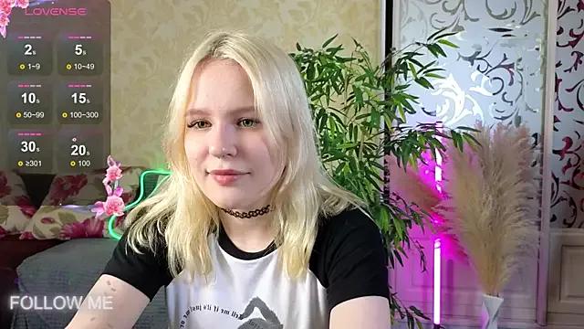Mila_Lioness from StripChat is Freechat