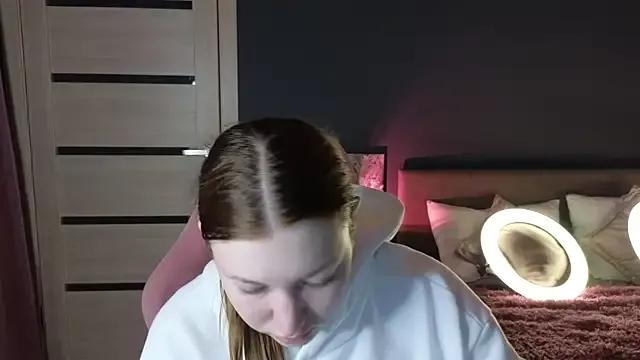 MilaDreamy from StripChat is Freechat