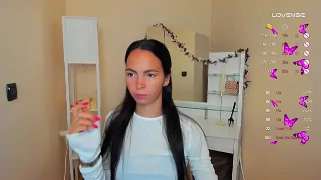 MilaFlow from StripChat is Freechat