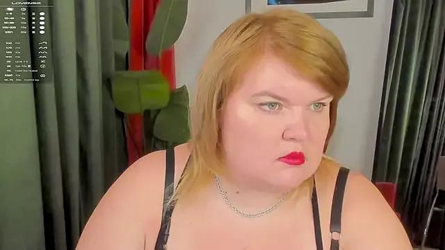 MilaLile from StripChat is Freechat
