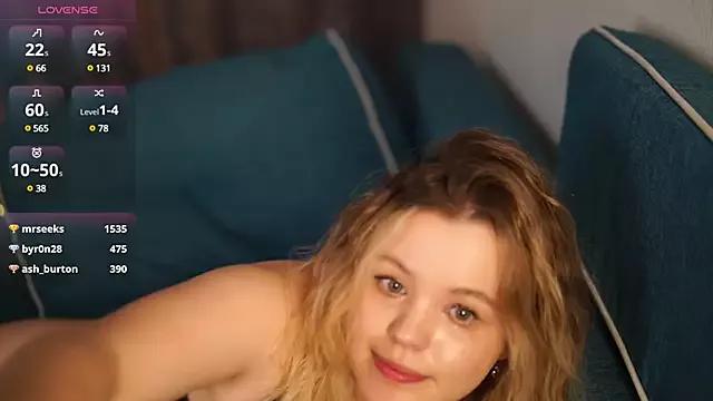 Entertain your itch for girls livestreamers with our collection of stunning models, skilled in the art of temptation and delight.