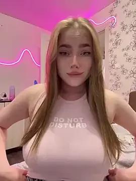 Milana_mil from StripChat is Freechat