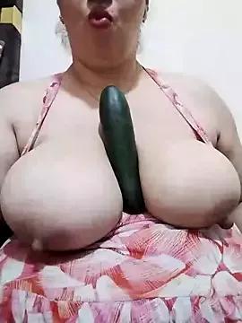 milkbreastsexy from StripChat is Freechat