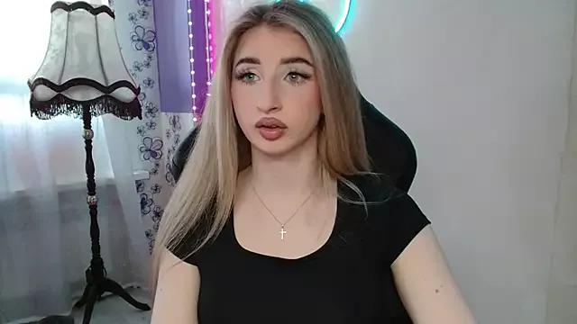 Entertain your itch for girls livestreamers with our collection of stunning models, skilled in the art of temptation and delight.