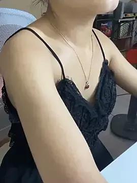 Mina048 from StripChat is Freechat