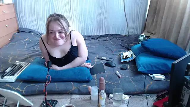 MiniNatalie from StripChat is Freechat