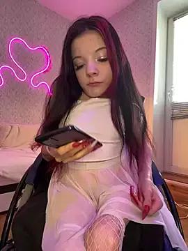 MiniSophiaa from StripChat is Freechat