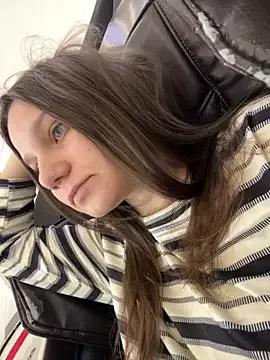 Photos of MiniVi from StripChat is Freechat