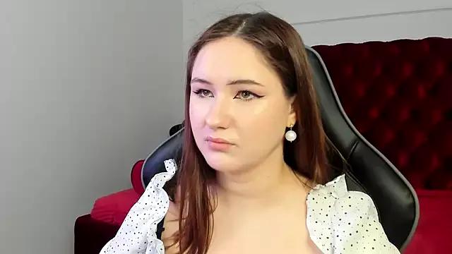 MiraEvansi from StripChat is Freechat