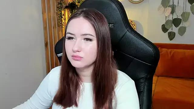 MiraEvansi from StripChat is Freechat