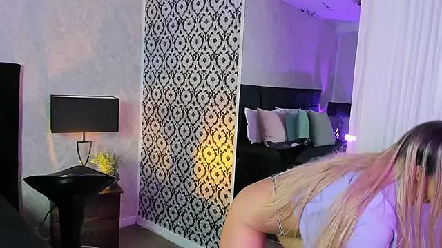 Miranda_bonnett_ from StripChat is Freechat