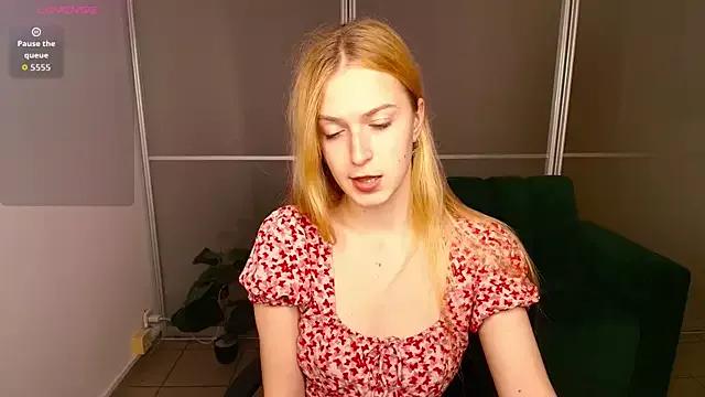 MirandaMayers from StripChat is Freechat