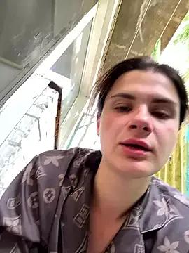 MiraReach from StripChat is Freechat