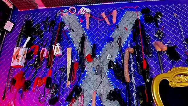 Miss_Wild_bdsm from StripChat is Freechat