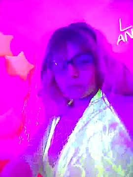 MissCandyliciouss from StripChat is Freechat