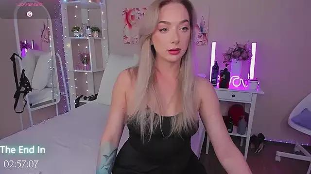 Entertain your itch for girls livestreamers with our collection of stunning models, skilled in the art of temptation and delight.
