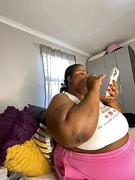 MissLola27 from StripChat is Freechat