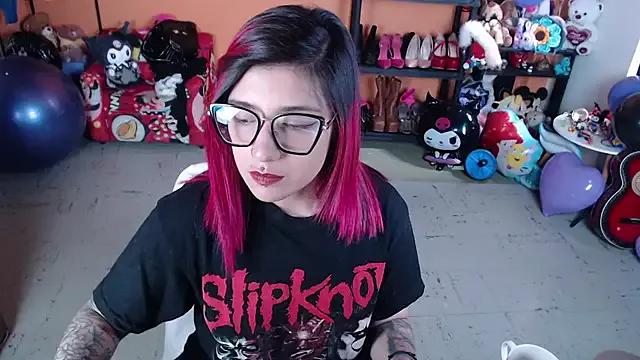 Entertain your itch for girls livestreamers with our collection of stunning models, skilled in the art of temptation and delight.