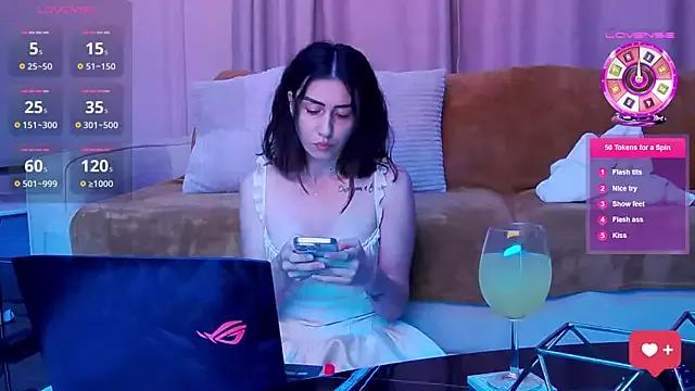 MissScarlettXO from StripChat is Freechat
