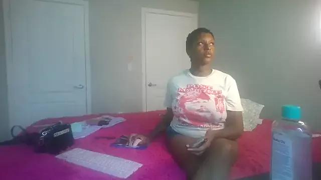 MistiSavannah from StripChat is Freechat