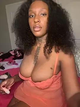 MistiSavannah from StripChat is Freechat