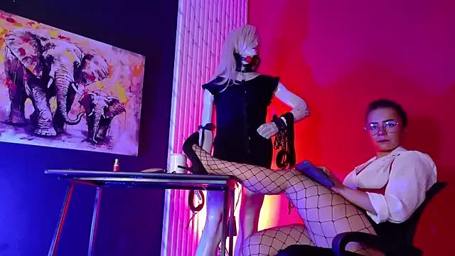 Entertain your itch for girls livestreamers with our collection of stunning models, skilled in the art of temptation and delight.