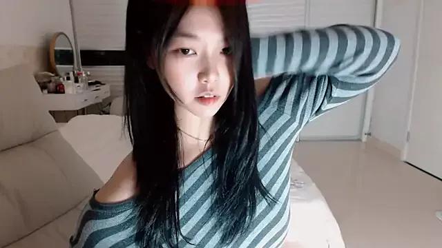 Entertain your itch for girls livestreamers with our collection of stunning models, skilled in the art of temptation and delight.