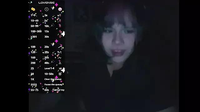 mixie_cute from StripChat