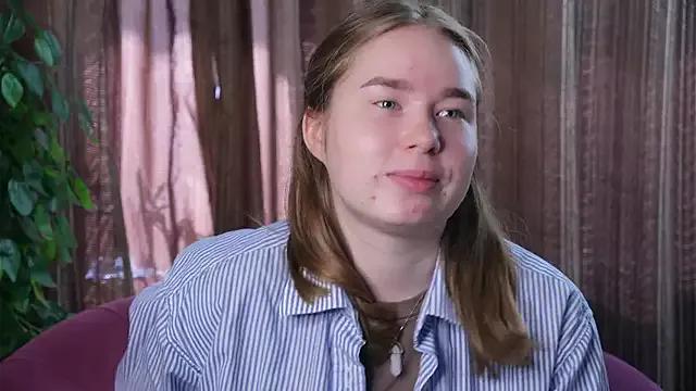 MoiraBroadway from StripChat is Freechat