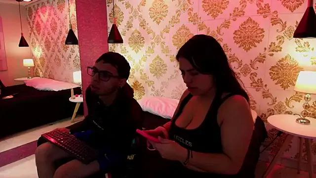 Molly_and_david from StripChat is Freechat