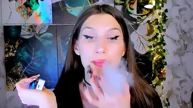 Mollyinyourmind from StripChat is Freechat