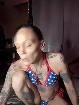 MommyMisfit from StripChat is Freechat