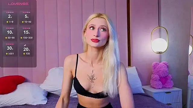 Monica_Leen from StripChat is Freechat