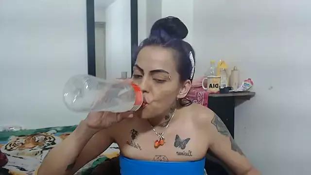 monica_loveet from StripChat is Freechat