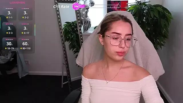 MonicaWeber_ from StripChat is Freechat