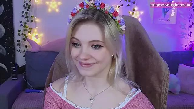 Moonlight_Mia from StripChat is Freechat