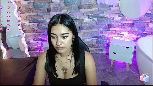 Moonshine_tay from StripChat is Freechat