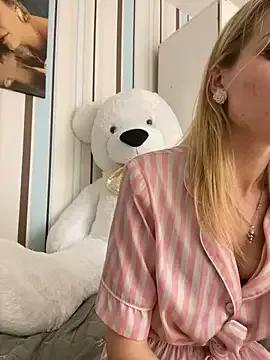 Entertain your itch for girls livestreamers with our collection of stunning models, skilled in the art of temptation and delight.