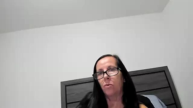 mysteriouspeachgoddess from StripChat is Freechat