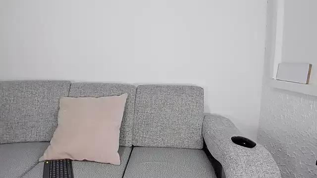 NahomiLusty from StripChat is Freechat