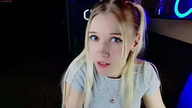 Entertain your itch for girls livestreamers with our collection of stunning models, skilled in the art of temptation and delight.