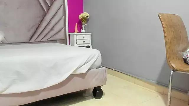 natasha_bigbooty from StripChat is Freechat