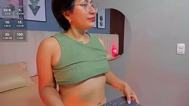 Photos of naty_bush from StripChat is Freechat