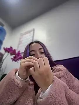 NiaCherry from StripChat is Freechat