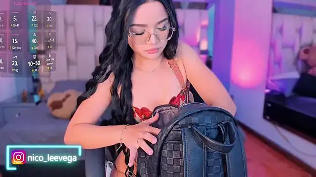 nicoleevega_ from StripChat is Freechat
