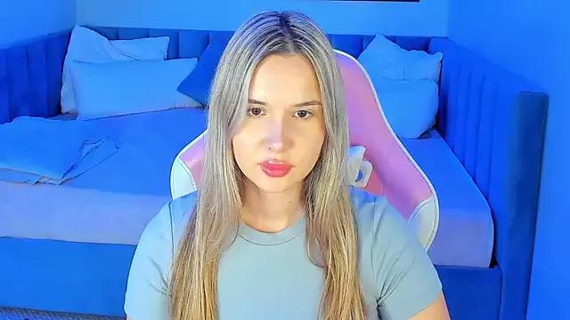 Nicoletta_Cooper from StripChat is Freechat