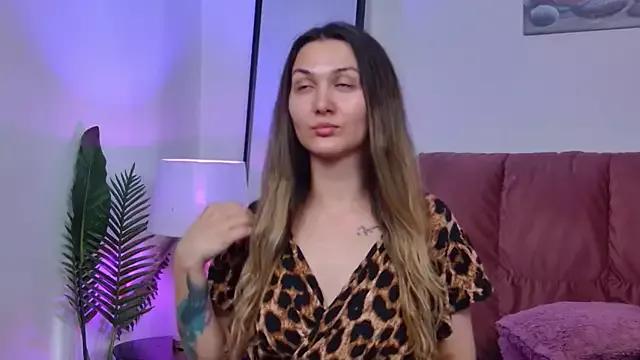 NicolLopeze from StripChat is Freechat